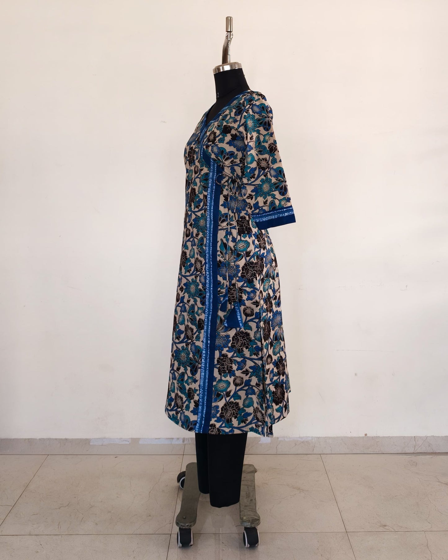 228 Cream and Blue Kalamkari Kurta with Overlap Pattern