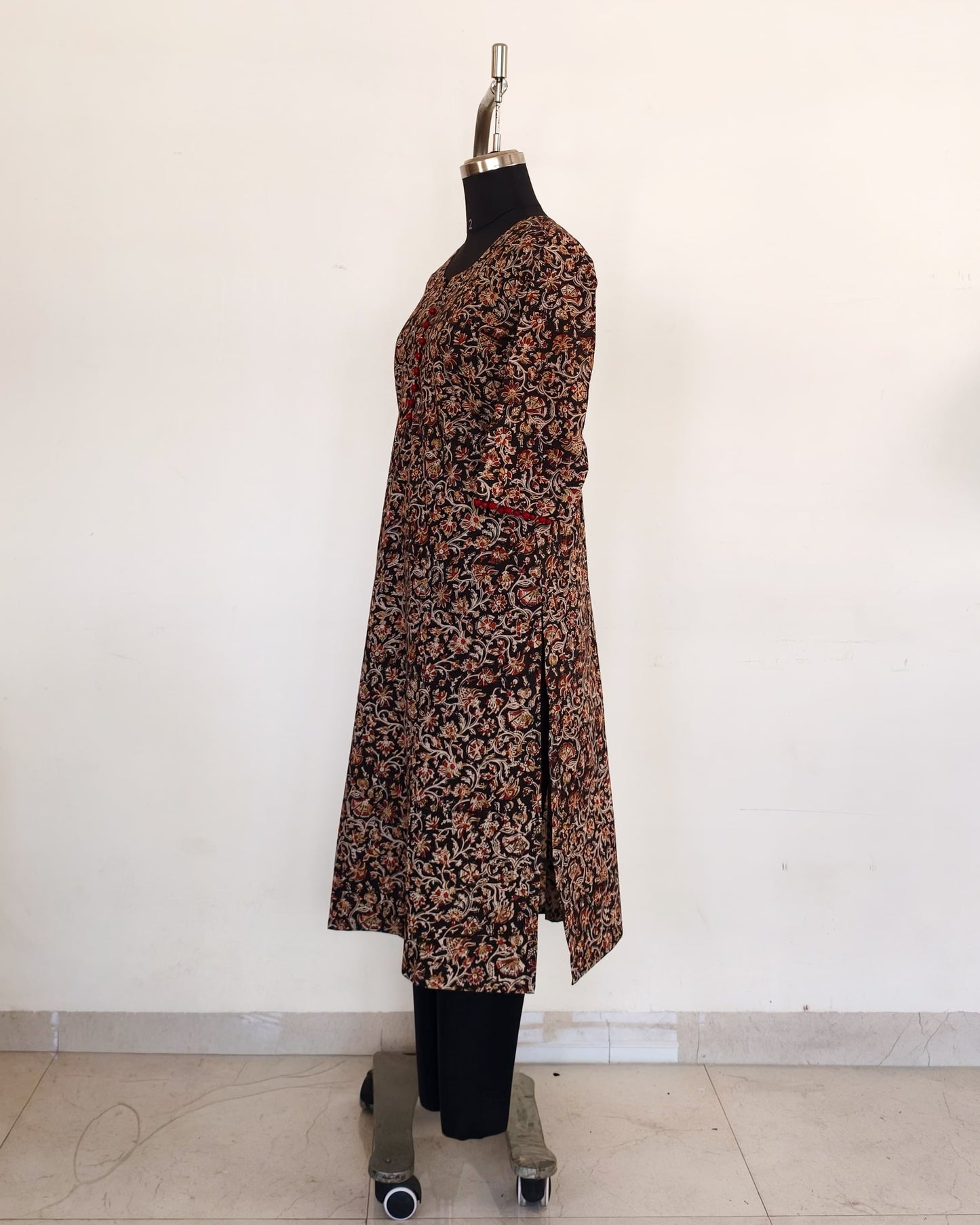 269 Black and maroon kalamkari with maroon potlis