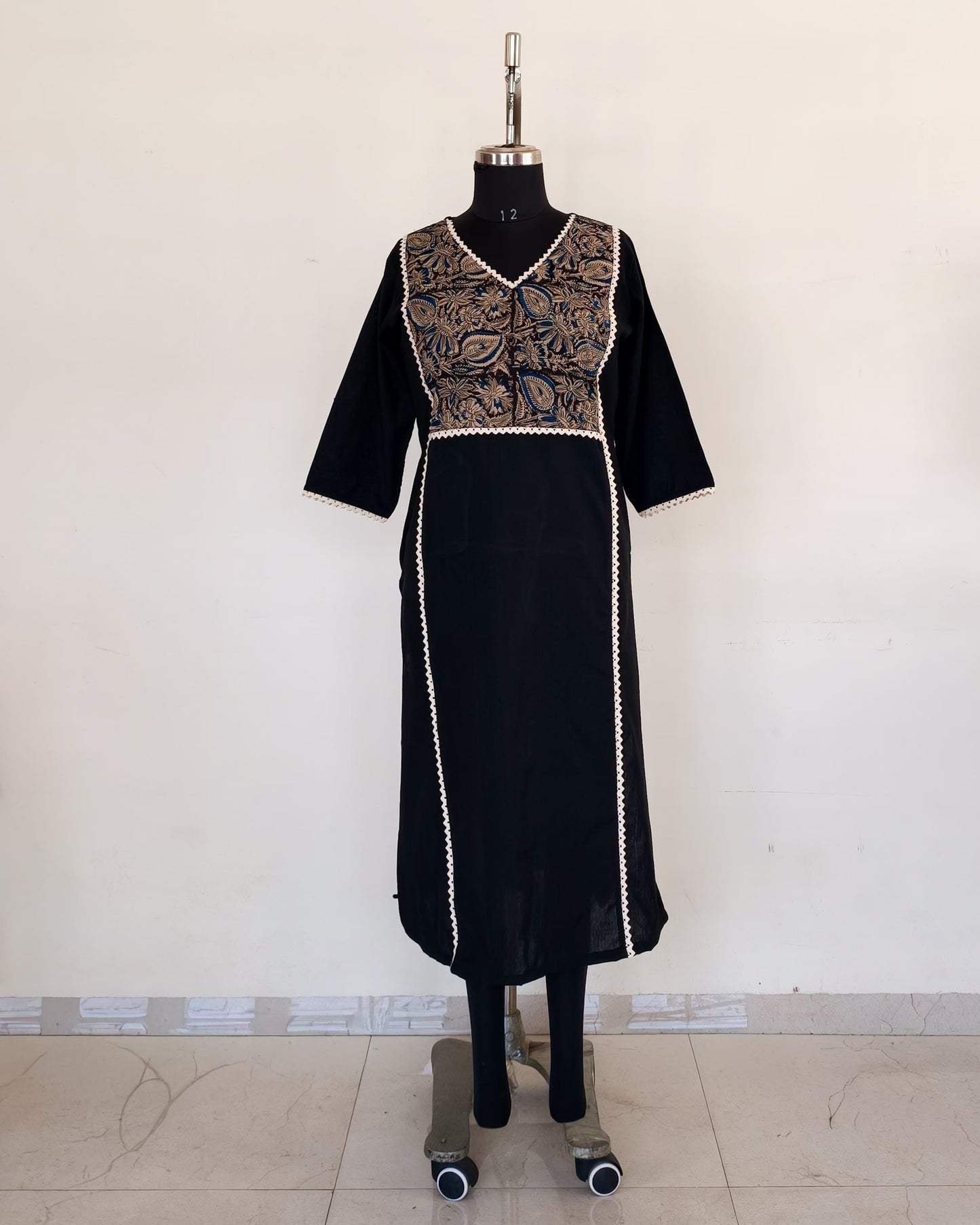 276 Black with kalamkari patch and cream lace detailing