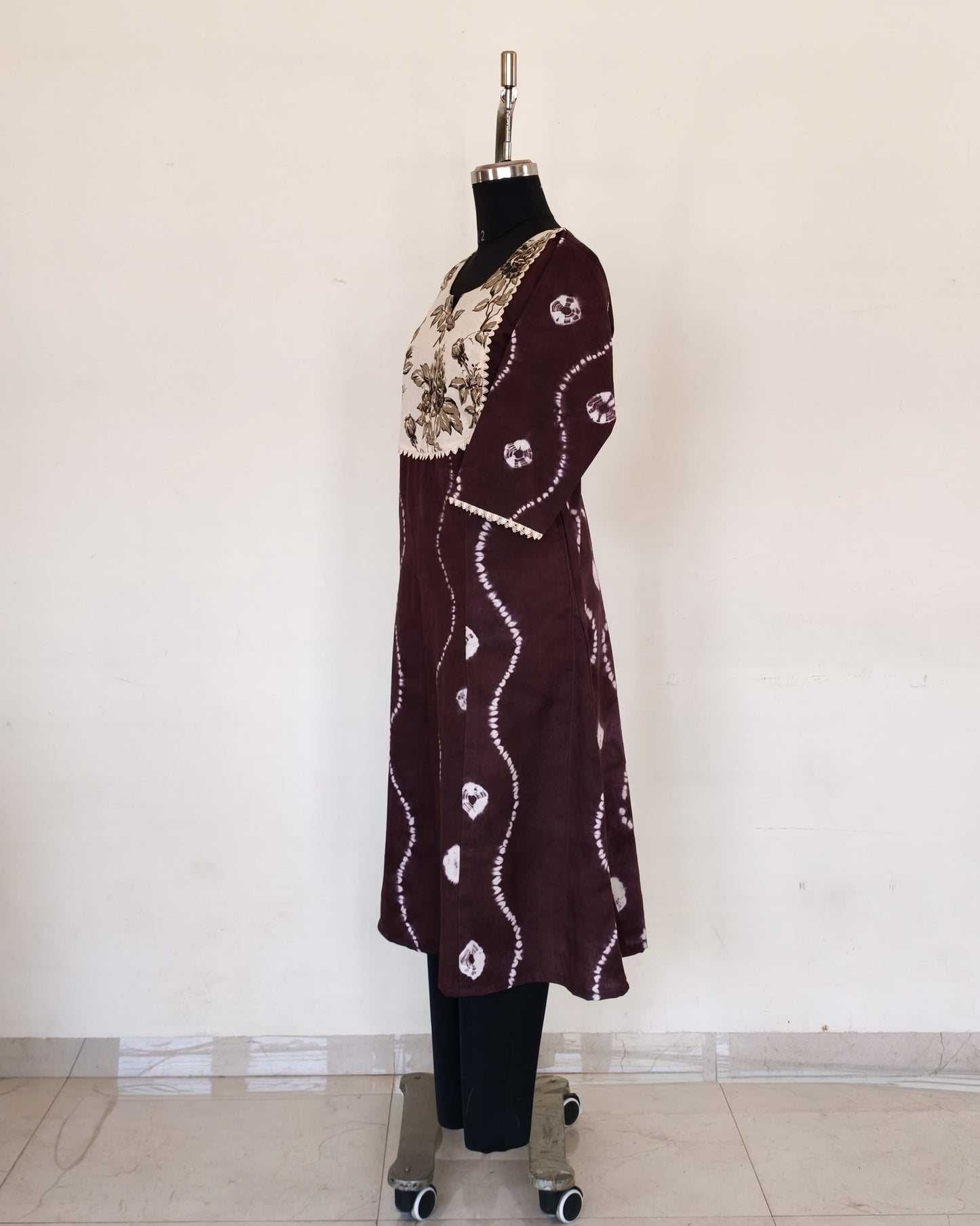 255 Brown Tie and dye with cream yoke patch and lace