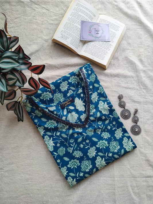 216	Green floral straight kurta with lace