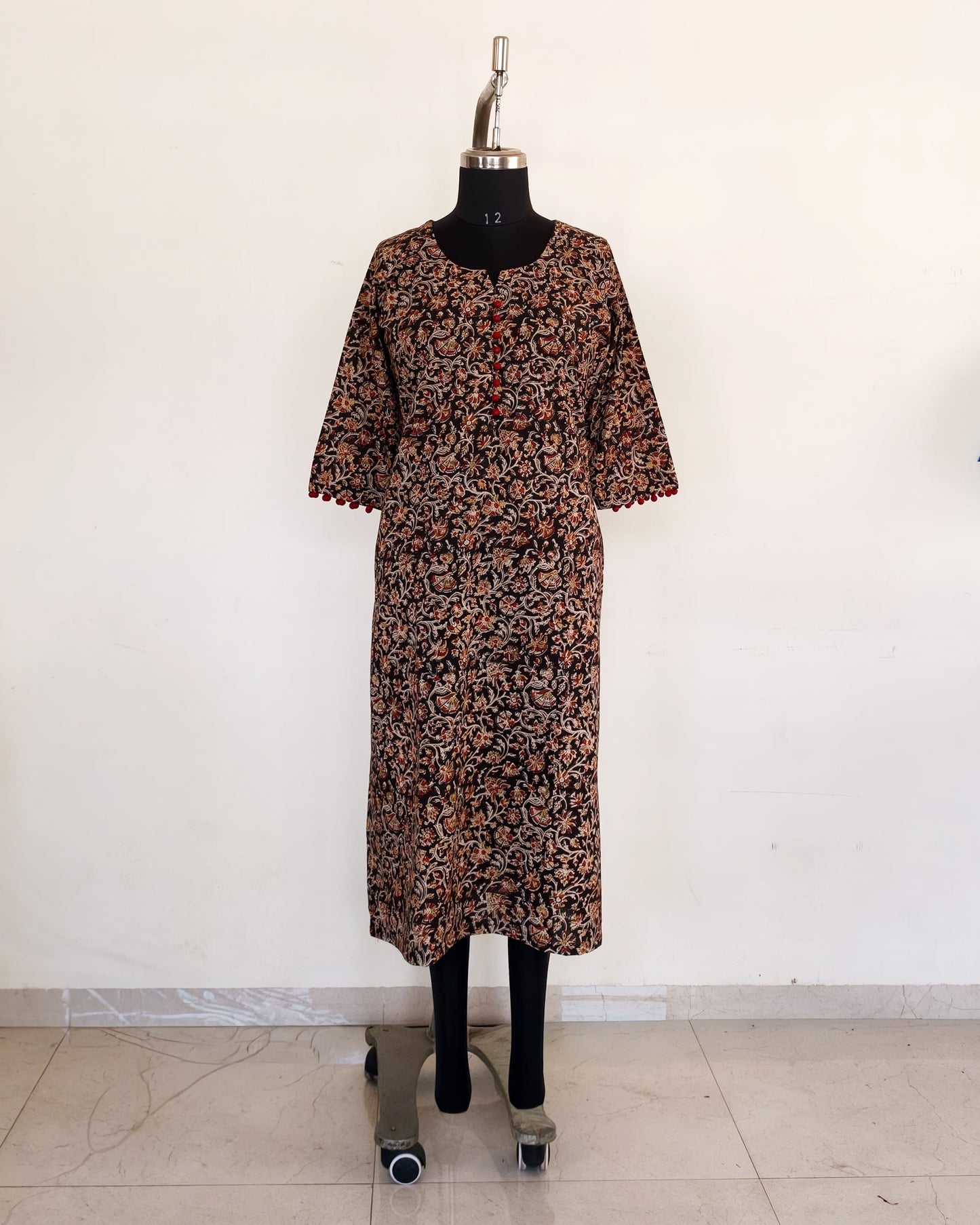 269 Black and maroon kalamkari with maroon potlis