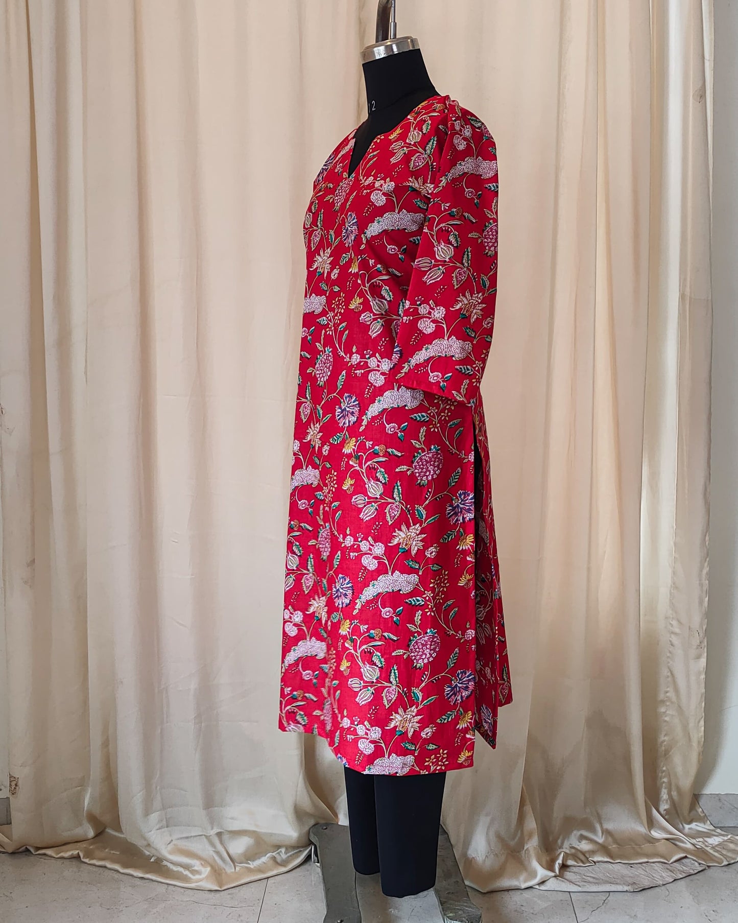 178 Red Floral Printed Straight-line Kurta