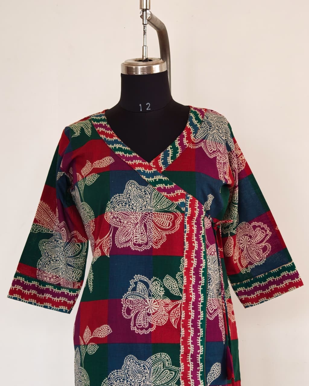 258 Red and green printed kurta with overlap pattern