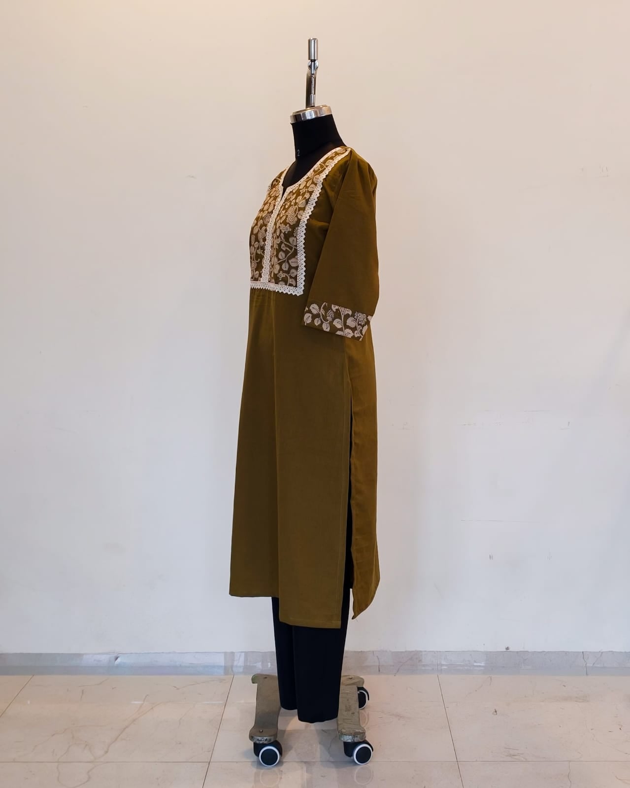 289 Olive green kurta with yoke patch and lace detailing
