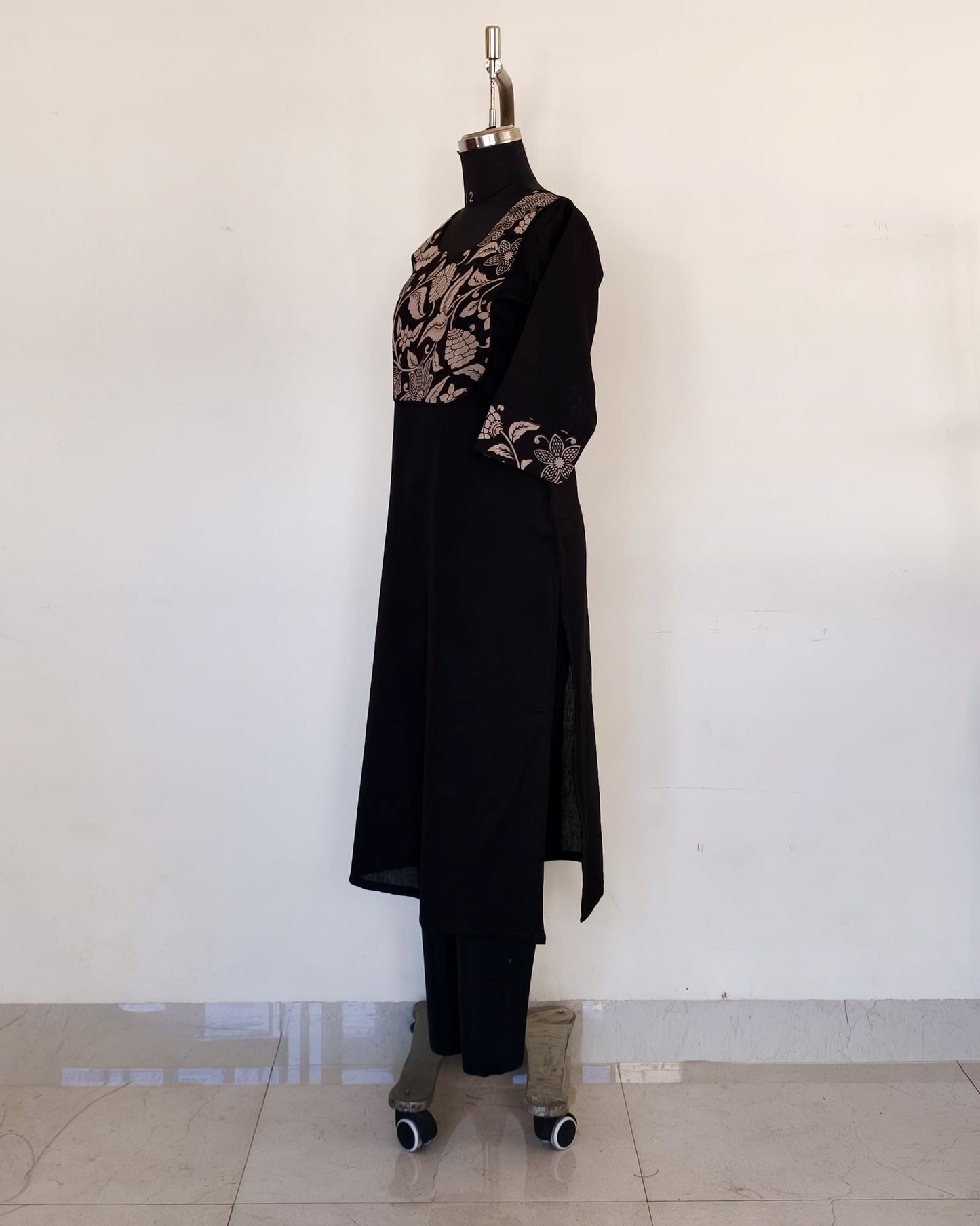 283 Black with kalamkari yoke patch
