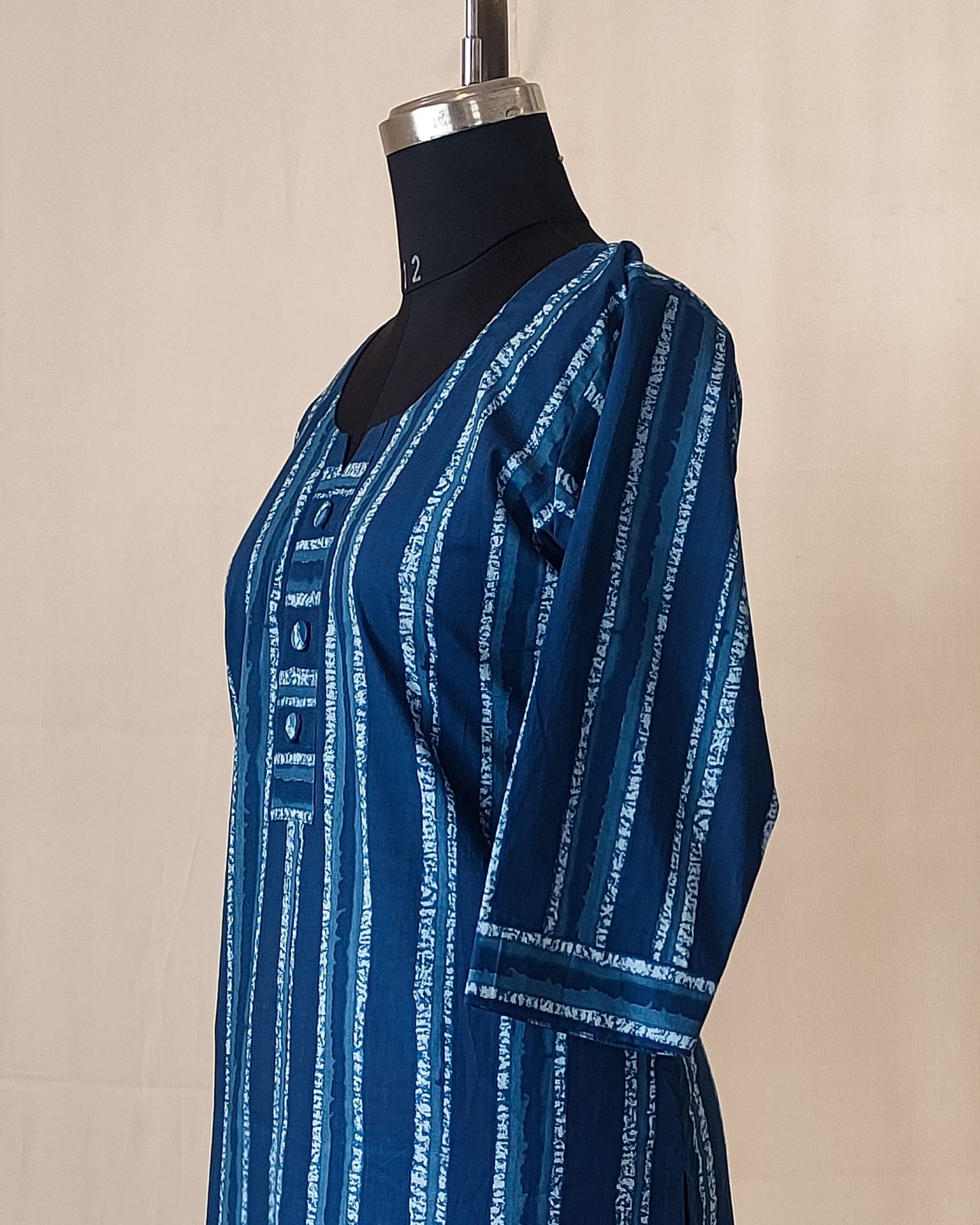 190 A blue stripes straight kurta