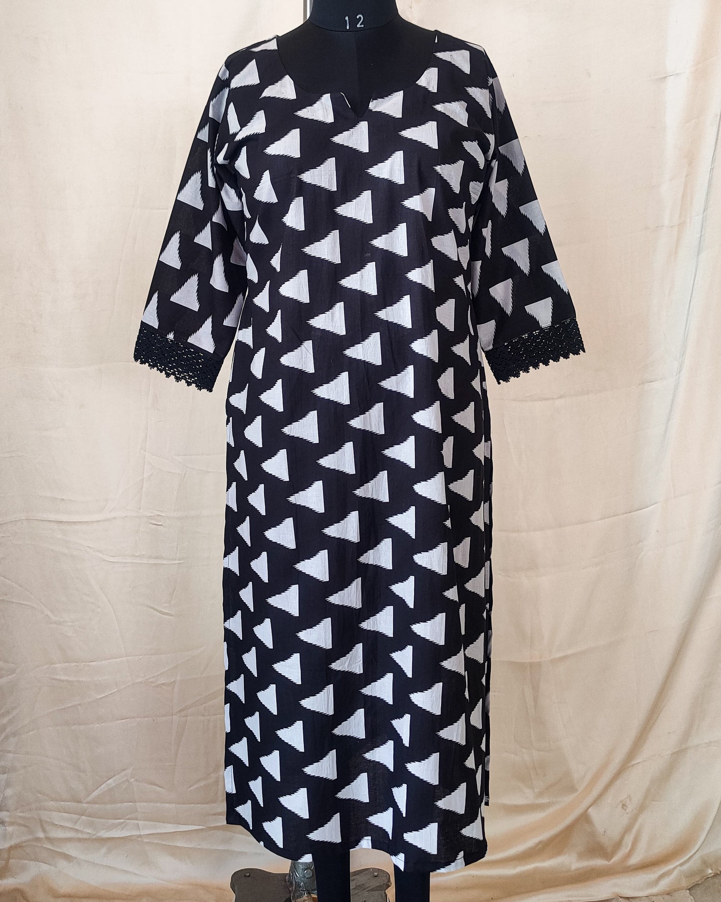 14 Black And White Kurta With Lace Detailing