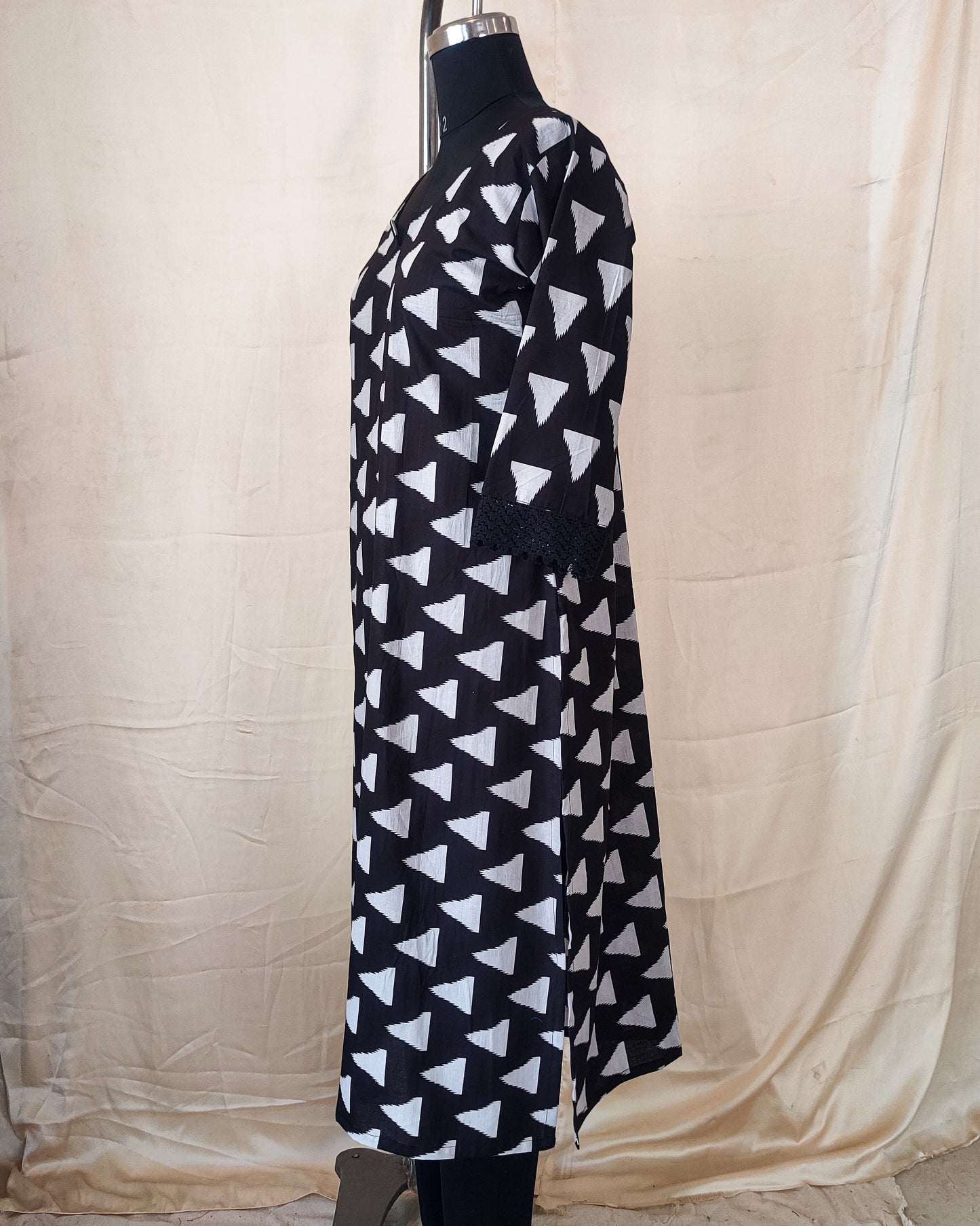 14 Black And White Kurta With Lace Detailing