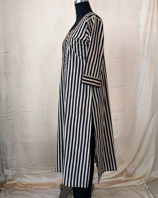 13 Black And White Stripes Kurta
