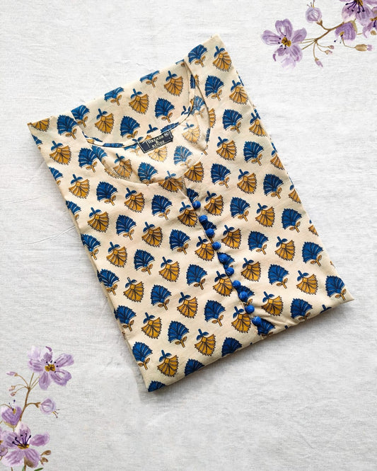 33 Cream Ajrakh Kurta With Blue Potli